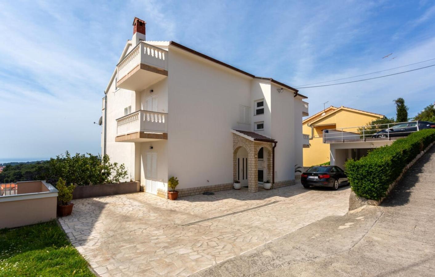 Guest House Lucija Banjol Extérieur photo