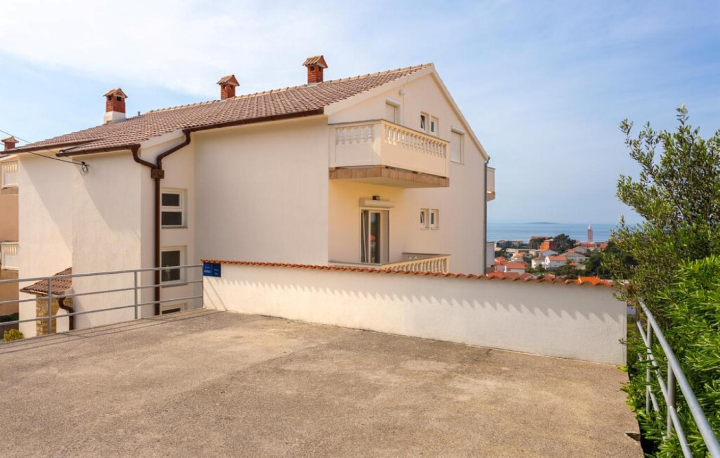 Guest House Lucija Banjol Extérieur photo